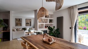 Empresa destacada en el sector de la CONSTRUCCIÓ INTEGRAL, REFORMES DE LA LLAR I lampisteria professional situada a Encamp, Andorra.  Amb una important trajectòria de cinc anys en el Principat, aquesta empresa porta un bagatge de vint-i-cinc anys d’experiència en diversos serveis tècnics especialitzats.  Els nostres àmbits d’expertesa inclouen la construcció integral, l’aire condicionat, l’aerotèrmia, la calefacció, l’electricitat, la lampisteria en general, així com les reformes integrals. La nostra reputació es basa en la qualitat del servei i l’atenció personalitzada que oferim als nostres clients.  Ens comprometem a proporcionar solucions eficients i adaptades a les necessitats específiques de cada projecte, garantint resultats òptims i duradors.  La nostra filosofia de treball se centra en la confiança, la professionalitat i la innovació constant, elements que ens han permès consolidar-nos com una referència en el mercat andorrà. Reformes de la llar a Andorra empresa de reformes de qualitat Reformes de qualitat a Andorra la millor empresa de reformes de la llar d'Andorra, empresa Andorrana amb anys d'experiència. AIRE CONDICIONAT | ELECTRICITAT | PLADUR PLACO | LAMPISTERIA | CALEFACCIÓ | REFORMES EN GENERAL: CASES, PISOS, HOTELS, APARTAMENTS LOCALS, BOTIGUES, XALETS, GARATGES I BORDES TÍPIQUES ANDORRANES.